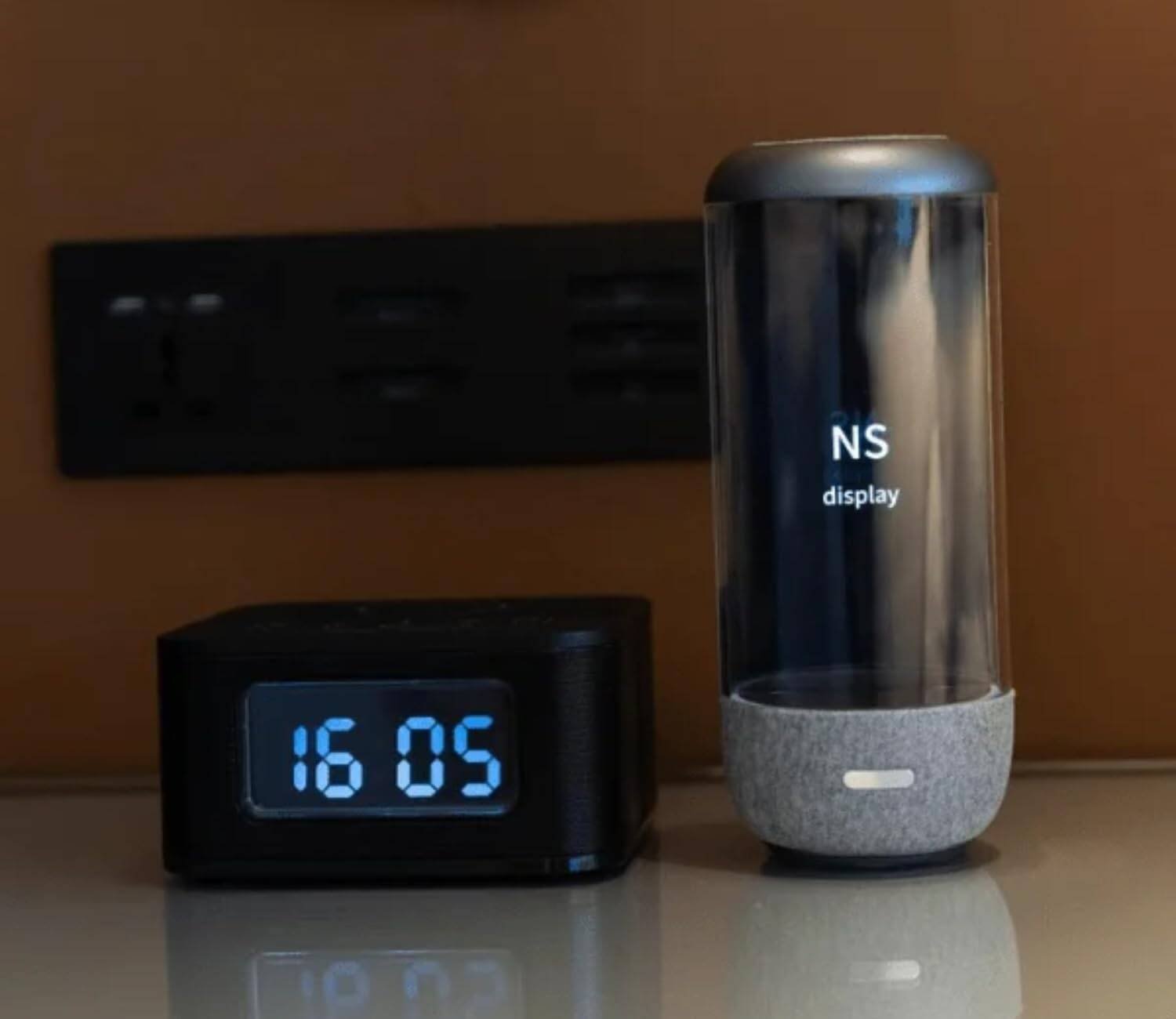 Fipka AI HoloBox ChatGPT-Powered Desktop, Interactive Holographic Display, ChatGPT Conversation, Personalised Video Uploads | Voice-Controlled Virtual Assistant - Image 2