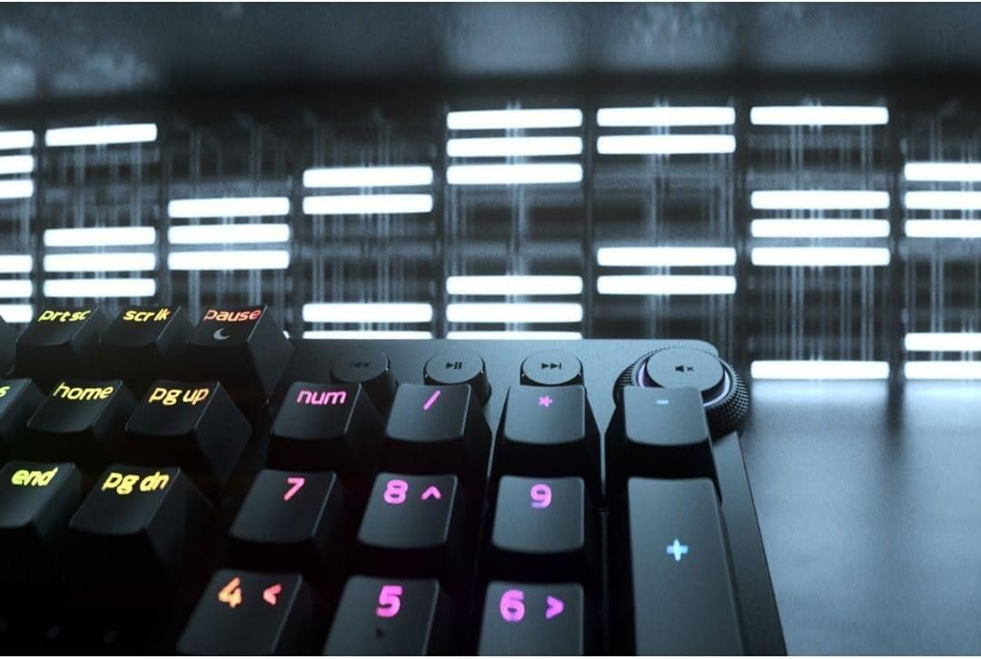 Razer Huntsman V2 Analog Gaming Keyboard - Magnetic Wrist Rest Black 3 Razer Huntsman V2 Analog Gaming Keyboard - صورة 3