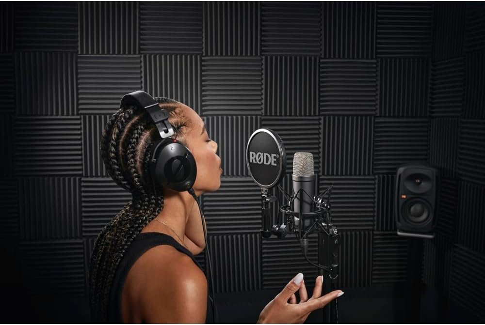 RØDE NT1 Signature Series Studio Condenser Microphone – Black 2 RØDE NT1 Signature Series Studio Condenser Microphone – Black 2